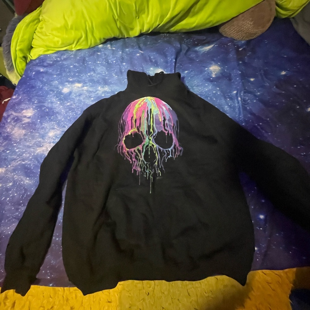 NWOT!!! Men’s Gildan Psychedelic Skull Hoodie - size Large 🔥
